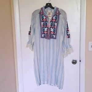 Figue Cotton Gauze beautiful embroidered dress knee leather szS. Excellent